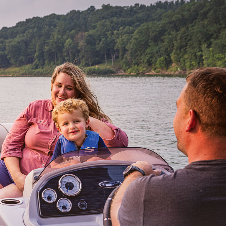 Rent a pontoon boat 